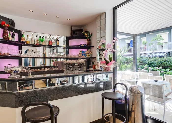 Barbiani فندق ريميني